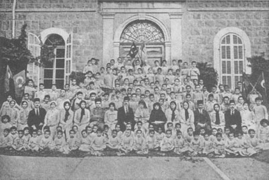 Այնթուրայի որբերը եւ ուսուցչական կազմը