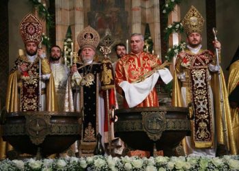 Ս. Ծննդեան Եւ Աստուածայայտնութեան  Տօնը` Ս. Էջմիածինի Մէջ