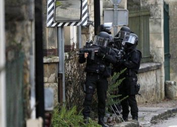 «Շարլի Էպտօ»-ի Սպանդին Կասկածեալ  Եղբայրները Սպաննուեցան.  «Ֆրանսա Ահաբեկչութեան Դէմ  Պատերազմի Մէջ Է Եւ Ոչ Թէ Որեւէ Կրօնի»  Ըսաւ Ֆրանսայի Վարչապետը