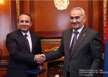 Ազգային Ժողովի Նախագահը Մաթվիենքոյի  Անունով Շքանշան Յանձնեց  Վարչապետ Յովիկ Աբրահամեանին