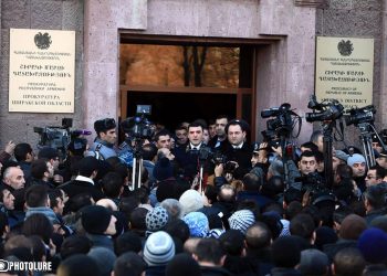 Բողոքի Ցոյց, Բախումներ  Եւ Վիրաւորներ` Գիւմրիի Մէջ