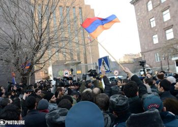 Փերմեաքովի Գործով Երեւանի Բողոքի Ցոյցը Աւարտեցաւ  Դատախազութեան Շէնքին Մօտ