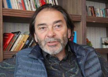 Ճենկիզ Աքթար. «Արդեօք Պէ՞տք Է Ճանչնանք Հայոց Ցեղասպանութիւնը, Թէ՞ Շարունակենք Խաբել Մենք Մեզ».  «Հայոց Ցեղասպանութիւնը Փոքր Ասիոյ Մեծագոյն Ողբերգութիւնն Է»