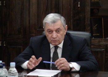 Գիւմրի.  Հարցերը Հանդարտ Դատողութեամբ  Լուծելու Կոչեր