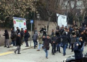 «Շարլի Էպտօ»-ի Հարցով.  Անգարայի Համալսարանին Մէջ Ձախակողմեան  Եւ Իսլամական Ուսանողներու Միջեւ Բախումներ