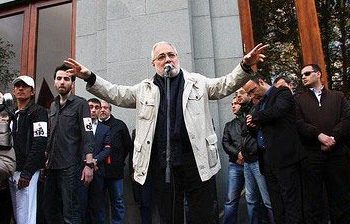 Այլեւս Առանց Վահանի
