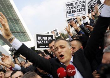 Ռուսական Խոստումների Եւ Արեւմտեան Ճնշումների Միջեւ .  Թուրքիայի Նախագահին Առայժմ Չի Յաջողւում Ազատուել Կիւլենականներից