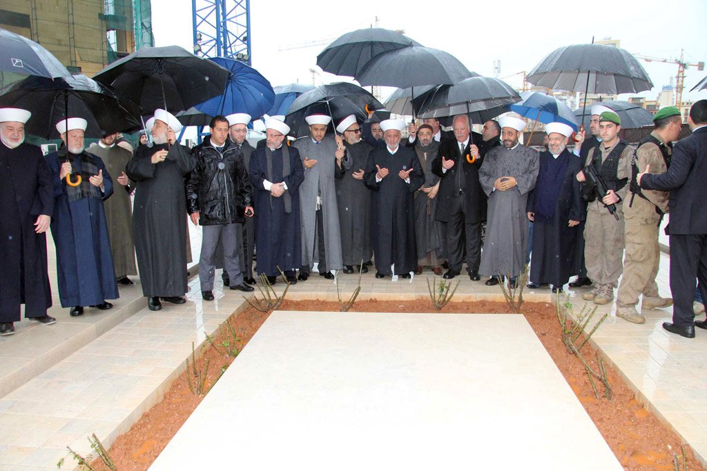 21315_deryan_hariri_tomb