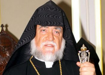 Արամ Ա. Կաթողիկոս Ցաւակցական Նամակներ  Կը Յղէ Եգիպտոսի Նախագահին  Եւ Թաւատրոս Բ. Պատրիարքին