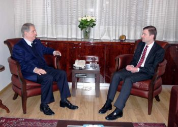 Ժեմայէլ Ընդունեց Տէյվիտ Հէյլը
