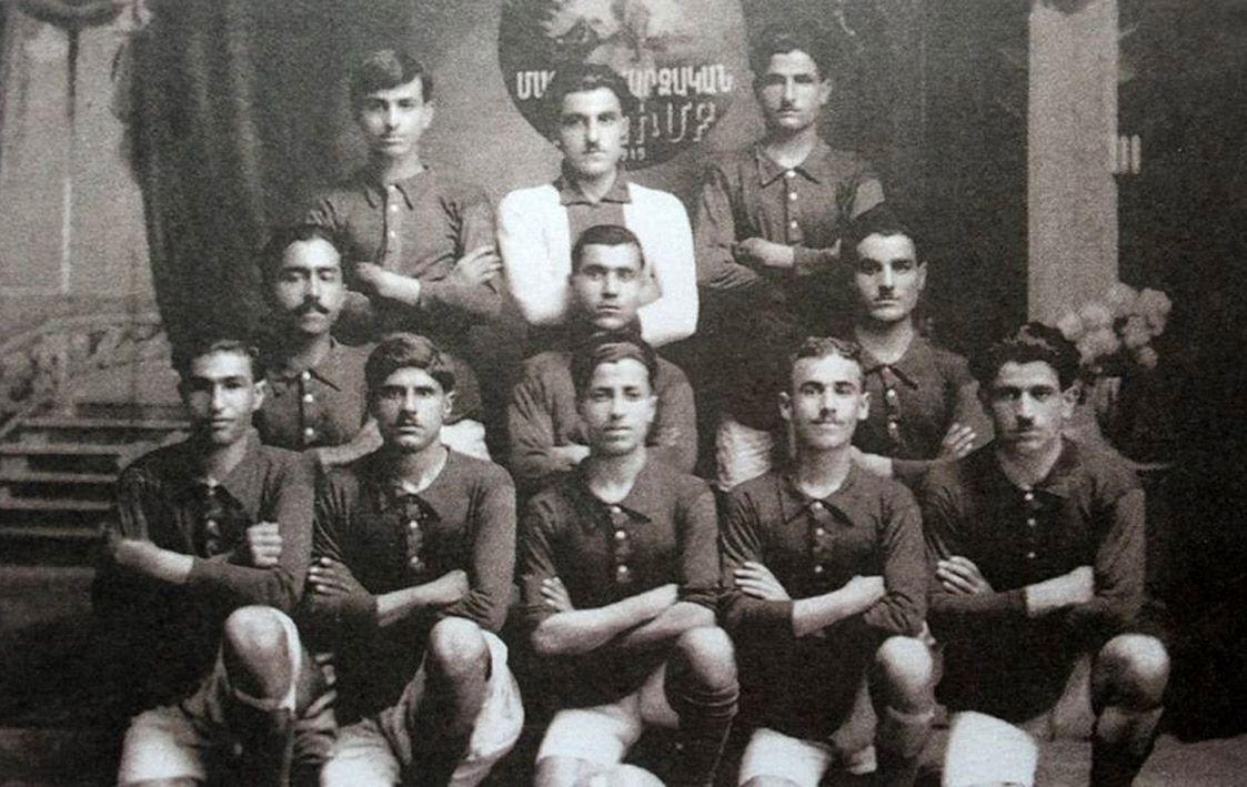 Այնթապի «Համազասպ» մարմնամարզական ակումբի մարզիկները, Հալէպ, 1923-ին