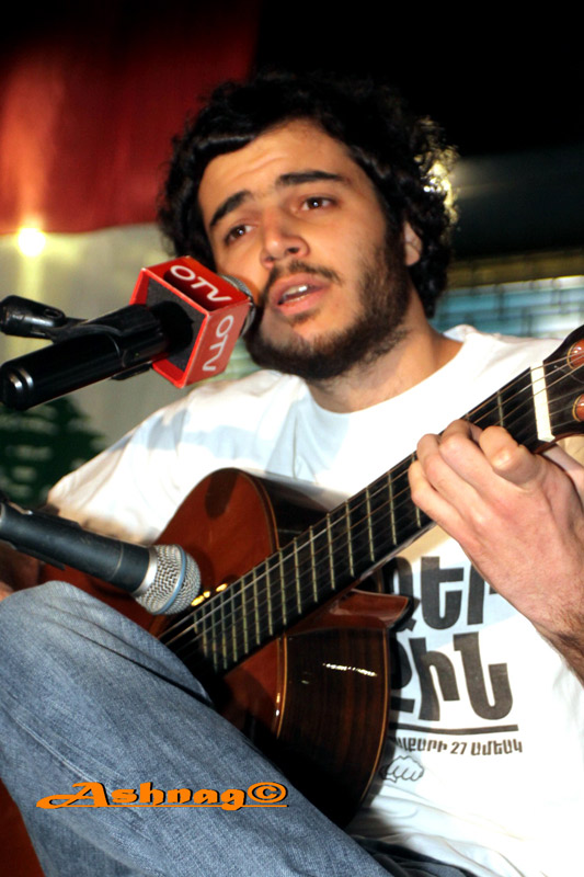 Հրակ Գարագաշեան