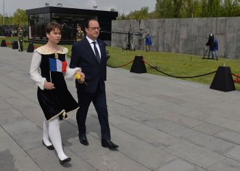 Նշելով, Որ Հայոց Ցեղասպանութեան 100-Ամեակի Ոգեկոչումը Ֆրանսայի Համար Պարտաւորութիւն Է. Հոլլանտ. «Մենք Թուրքիայէն Այլ Խօսք Կը Սպասենք»