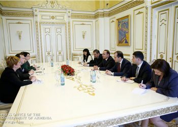 Վարչապետ Աբրահամեան Տեսակցեցաւ Դեսպան Միլզի Հետ