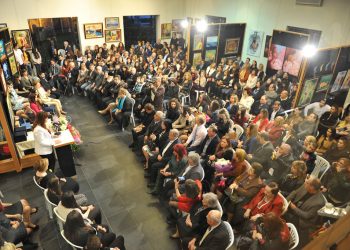 «Այբ Թու Զէտ» Ակադեմիոյ Շրջանաւարտներու Վկայականաբաշխումն Ու Ցեղասպանութեան 100-Ամեակին Նուիրուած «Գունաւոր Առաջին Տասնամեակ» Խորագրեալ Ցուցահանդէս