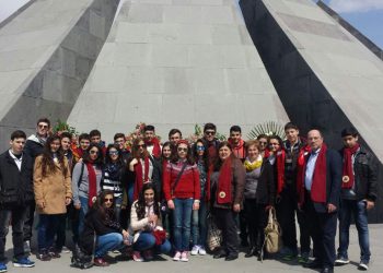 Հռիփսիմեանց Վարժարանի Աշակերտներուն Հայադրոշմ Ուխտագնացութիւնը Ի Հայաստան