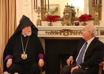 Արամ Ա. Կաթողիկոս Այցելեց Միացեալ Նահանգներու Մէջ Լիբանանի Դեսպանին