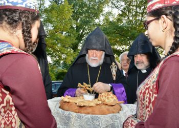 «Եկեղեցին Կը Պայծառանայ Մեր Ժողովուրդին  Մասնակցութեամբ Եւ Մեր Ժողովուրդը Կը Հզօրանայ  Իր Հաւատքի Վկայութեամբ»  Պատգամեց Արամ Ա. Կաթողիկոս