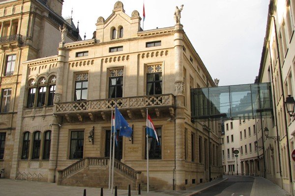Chamber_of_Deputies_of_Luxembourg-600x400
