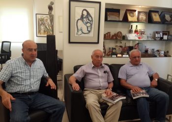 Հայրենի Հիւրեր  «Ազդակ»-ի Խմբագրատան Մէջ