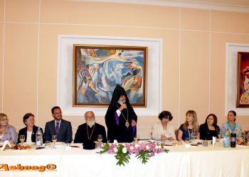 «Թռչնոց Բոյն»-ի Տիկնանց Յանձնախումբին Մայրերու Օրուան Հաւաքոյթը` Նահատակ Մայրերու Յիշատակին