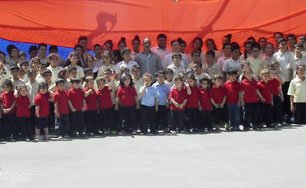 Տոհմիկ Օր Եւ Մայիսեան Յաղթանակի Տօնակատարութիւն  Սուրէն Խանամիրեան Ազգային Քոլեճին Մէջ