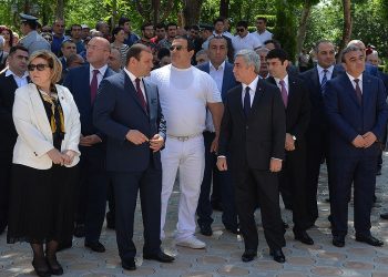 Սարգսեան Եւ Ծառուկեան Մասնակցեցան «Հայաստան» Շարժապատկերի Սրահի Բացման