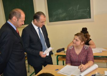 Կրթութեան Նախարարը Այցելեց Պետական  Քննութեան Մասնակցող Աշակերտներուն