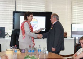 Ազգային Բարերար Ալեքքօ Պէզիքեան  Պարգեւատրուեցաւ Սփիւռքի  Նախարարութեան Ոսկի Մետալով