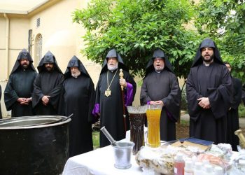Սրբալոյս Միւռոնը Աստուածաշունչին Եւ Մեր Եկեղեցւոյ Մէջ.  Միւռոնի Պատրաստութիւնն Ու Գործածութիւնը  Իր Նախատիպը Ունի Հին Կտակարանի Մէջ