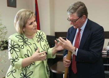 Հայրենի Կեանք