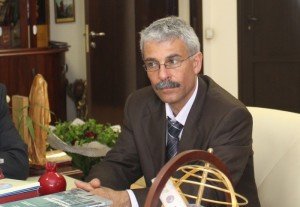 Զաւէն Մսըրլեան. «Հայոց Մասնակցութիւնը Լիբանանի Խորհրդարանական Ընտրութիւններուն, 1934-2009», Պէյրութ,  Հայկազեան Համալսարանի Հրատարակչատուն, 2014, 540 Էջ