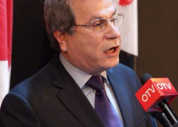 Շրջանային Դիւանագիտական  Եռուզեռին Զուգահեռ.  Լիբանանի Քաղաքական Հրապարակը  Հետզհետէ Կը Մթագնի