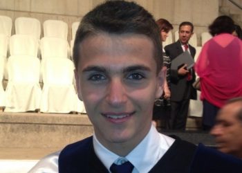 Անծանօթներ Առեւանգեցին  Երիտասարդ Մը