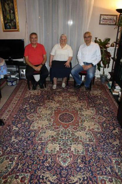7-Մայտա-Շնորհօքեան,-երկու-զաւակները-եւ-իր-գորգը