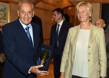 Այցելելով ՖԻՆԻՒԼ-ի Իտալական Ջոկատին`.  Իտալիոյ Պաշտպանութեան Նախարարը  Այցելեց Զանազան Պատասխանատուներու