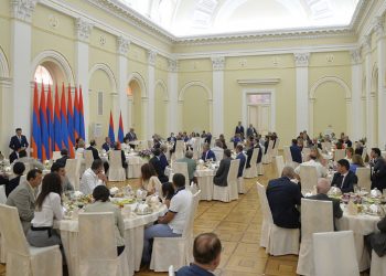 Նախագահ Սարգսեան Պարգեւատրեց Համահայկական Ամառնային Վեցերորդ Խաղերու Կազմակերպիչները