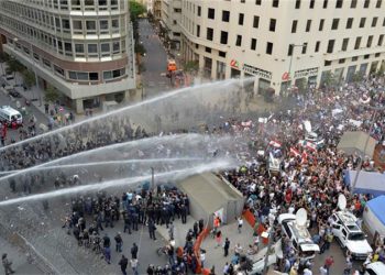 Աղբերու Հարցը Յորդեցուց Լիբանանեան  Քաղաքացիական Ընկերութեան  Համբերութեան Բաժակը.  Ապահովութեան Ուժերը Բիրտ Ուժ Կիրարկեցին  Հազարաւոր Ցուցարարներուն Դէմ