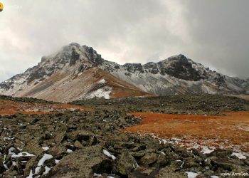 Հայ Եւ Անգլիացի Հնագէտներ Կ՛ուսումնասիրեն Ծղուկ  Լերան Ժայռապատկերները