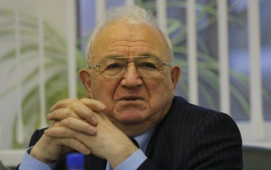 12ef613d981d1bd26dd03439ffb492b8