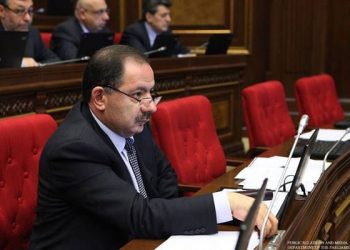 Աղուան Վարդանեանի Հարցադրումները`  Սահմանադրական Բարեփոխումներուն Գծով