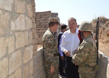 Ֆրանսայի Խորհրդարանի Ընկերվարական  Խմբակցութեան Պատուիրակութիւնը` Արցախի Մէջ