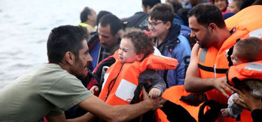 Greece-refugees-arrive-Lesbos-crossing-Aegean-sea-frm-Turkey-14-oct-2015-Pho-Ayhan-Mehmet-