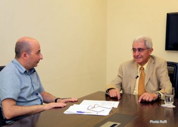«Այսօր Մեծ Իրագործում Մըն Է  Նաեւ Հայաստանի Տարողութեամբ,  Որ «Ազդակ» Ոչ Միայն Տպագիր Թերթ Ունի,  Այլ Նաեւ Տարածման Բոլոր Միջոցներով Զայն  Կը Հասցնէ Աշխարհի Բոլոր Կողմերը»  Ըսաւ Փրոֆ. Յարութիւն Արմէնեան