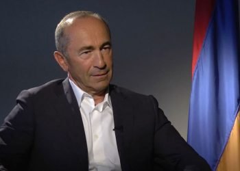 Քոչարեան Դէմ Կ՛արտայայտուի Սահմանադրական Բարեփոխումներուն