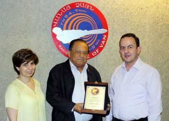«Վանայ Ձայն» Կը Պարգեւատրէ Մեծերը