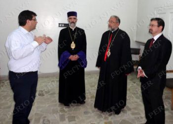 Հալէպի Հայ Ծերանոց Այցելեցին Շահան Արք. Սարգիսեանն Ու Պետրոս Արք. Միրիաթեանը