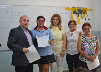 Մեսրոպեանի Աշակերտները Ստացան Delf Քննութիւններու Յաջողութեան Վկայականները