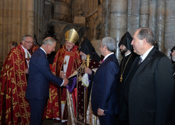 Լոնտոնի Մէջ Սուրբ Նահատակներուն Նուիրուած Արարողութեան Մասնակցած Են Նախագահ Սարգսեանն Ու Չարլզ Իշխանը