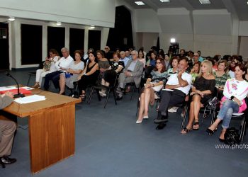 Գրիգոր Պըլտեան Լիբանանի Ֆրանսախօս  Հասարակութեան Ներկայացուց  «Վարուժանը Ընդդէմ Աղէտին»  Նիւթով Դասախօսութիւնը